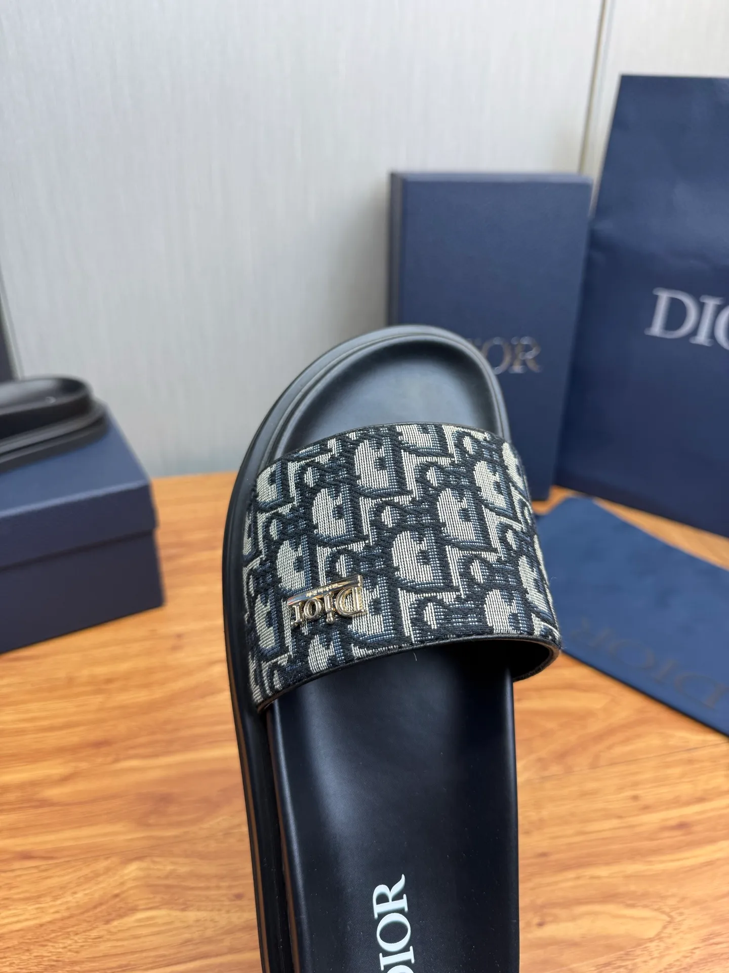 Men's shoes 260💰 Dior. Men's slippers🩴Official website 1:1 production 38-45 size 45 46 🉑️Customized original material shipped✅
